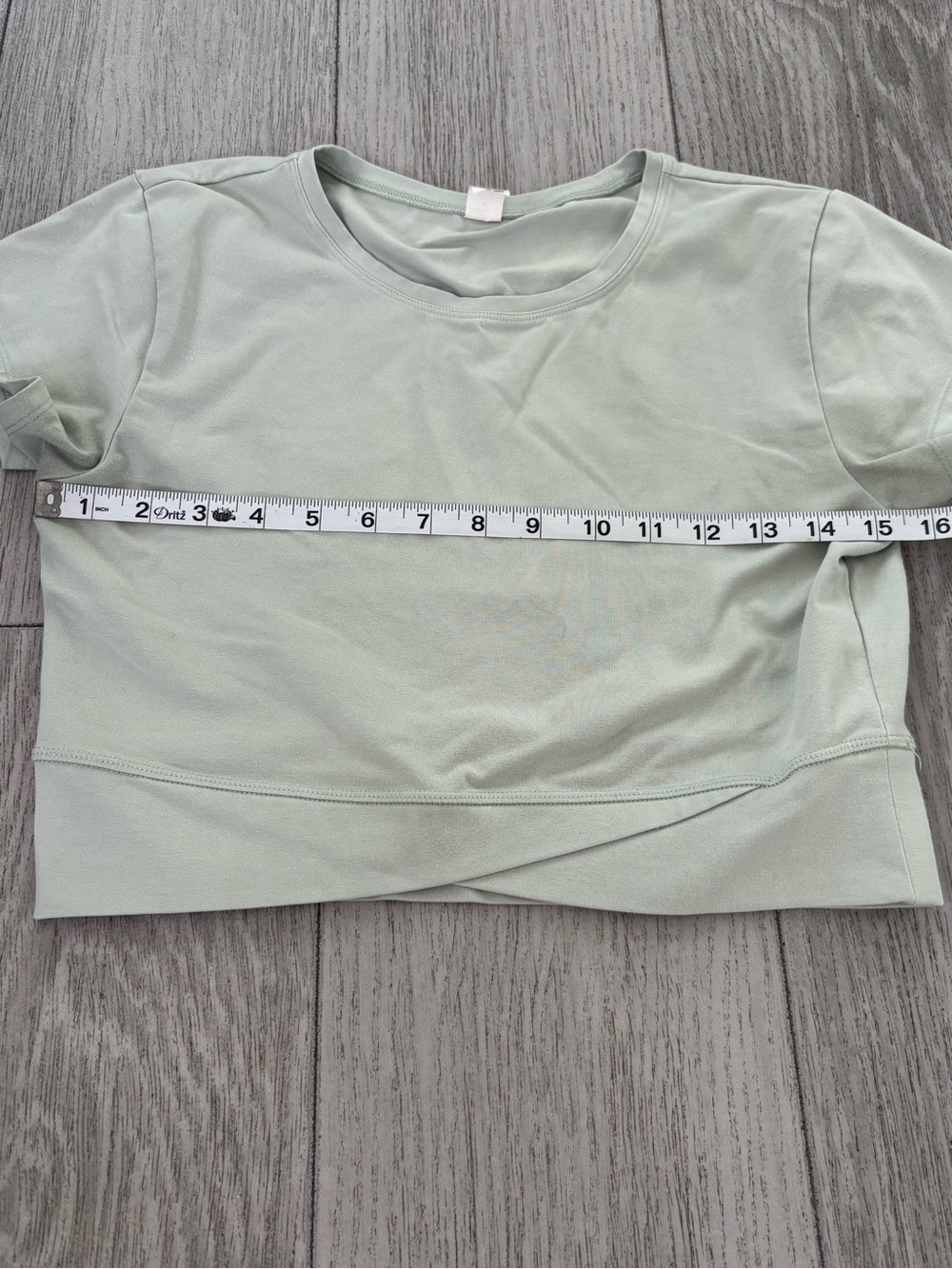 Old Navy powerchill cropped tee. EUC. - Picture 4 of 5